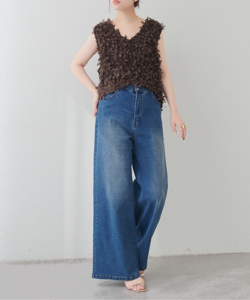 natural couture(ナチュラルクチュール)の「ゆるストレートストレッチセルフカットデニムパンツ(デニムパンツ・レディース・サックスブルー/ブルー/ブラウン・MEDIUM/SMALL/LARGE)」の11枚目の写真