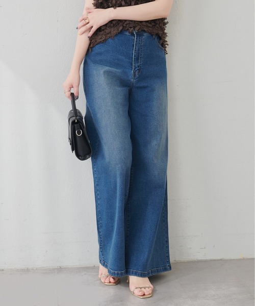 natural couture(ナチュラルクチュール)の「ゆるストレートストレッチセルフカットデニムパンツ(デニムパンツ・レディース・サックスブルー/ブルー/ブラウン・MEDIUM/SMALL/LARGE)」の15枚目の写真
