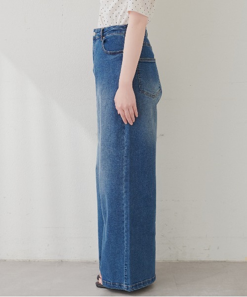 natural couture(ナチュラルクチュール)の「ゆるストレートストレッチセルフカットデニムパンツ(デニムパンツ・レディース・サックスブルー/ブルー/ブラウン・MEDIUM/SMALL/LARGE)」の22枚目の写真