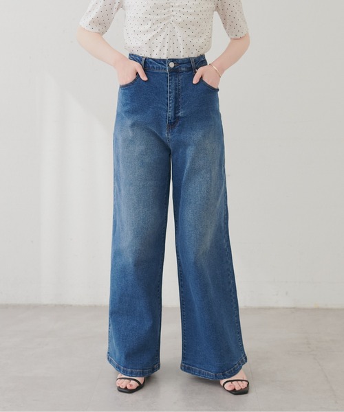 natural couture(ナチュラルクチュール)の「ゆるストレートストレッチセルフカットデニムパンツ(デニムパンツ・レディース・サックスブルー/ブルー/ブラウン・MEDIUM/SMALL/LARGE)」の10枚目の写真