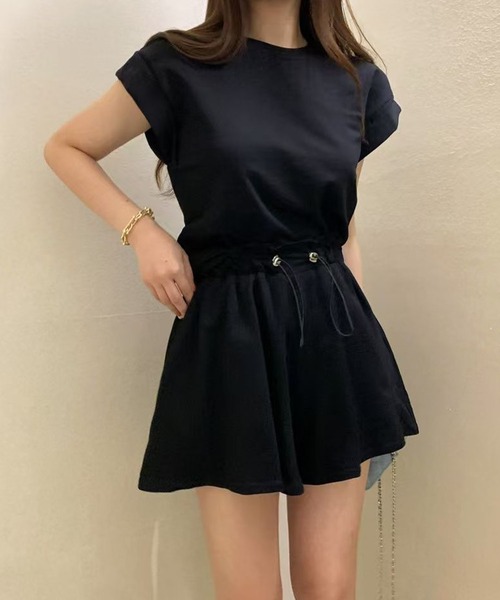 meJane(ミージェーン)の「バックオープンドロストトップス × フレアショートパンツ セットアップ(セットアップ・レディース・ホワイト/ブラック・FREE)」の14枚目の写真