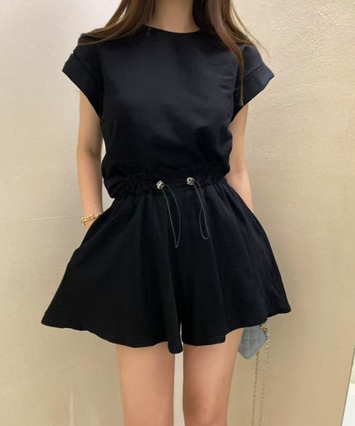 meJane(ミージェーン)の「バックオープンドロストトップス × フレアショートパンツ セットアップ(セットアップ・レディース・ホワイト/ブラック・FREE)」の16枚目の写真