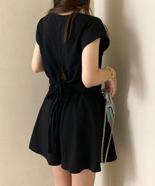 meJane(ミージェーン)の「バックオープンドロストトップス × フレアショートパンツ セットアップ(セットアップ・レディース・ホワイト/ブラック・FREE)」の13枚目の写真