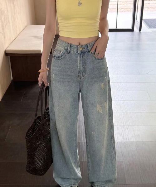 AMAJI（アマジ）の「ウォッシュド クラッシュ加工 ワイドデニムパンツ（デニムパンツ・レディース・ライトブルー・SMALL/MEDIUM/LARGE/X-LARGE）」の4枚目の写真