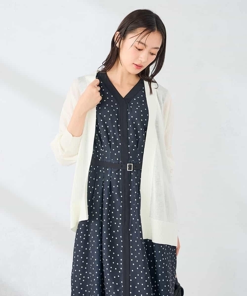 a.v.v(アーヴェヴェ)の「【さらさらタッチ】透かし柄トッパーカーディガン(カーディガン/ボレロ・レディース・ホワイト/ブラック・38/40)」の15枚目の写真