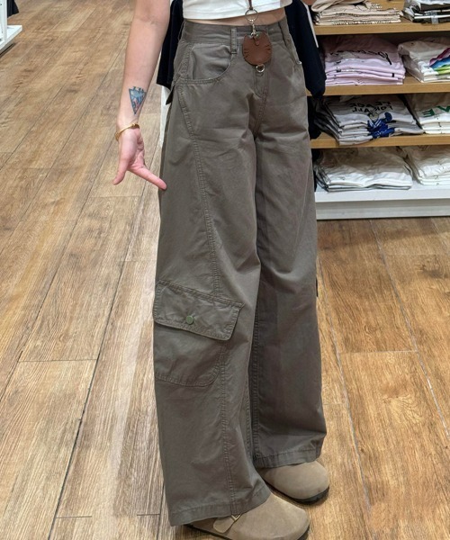 REBALANCE(リバランス)の「ドレープカーゴパンツ(カーゴパンツ・レディース・B/A・MEDIUM/SMALL/LARGE)」の3枚目の写真