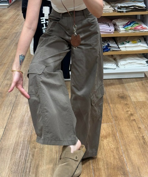 REBALANCE(リバランス)の「ドレープカーゴパンツ(カーゴパンツ・レディース・B/A・MEDIUM/SMALL/LARGE)」の5枚目の写真