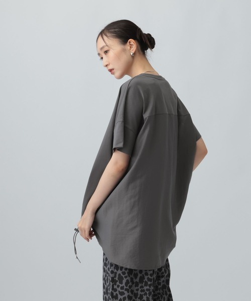LEPSIM（レプシィム）の「異素材ドロストチュニックSS　1054480（Tシャツ/カットソー・レディース・ブラック/グレー・FREE）」の6枚目の写真
