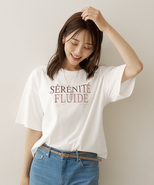 UNTITLED(アンタイトル)の「【丈感すっきり】ベロアプリントロゴT(Tシャツ/カットソー・レディース・チャコール/ホワイト系1/ベージュ系・00/02/04/44/48)」の5枚目の写真