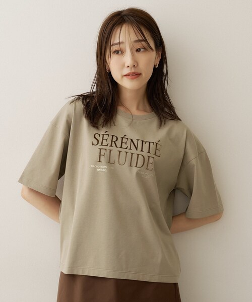 UNTITLED(アンタイトル)の「【丈感すっきり】ベロアプリントロゴT(Tシャツ/カットソー・レディース・チャコール/ホワイト系1/ベージュ系・00/02/04/44/48)」の13枚目の写真