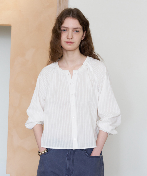 TTUDEMENT(トュードメント)の「FRILLED NECK LONG-SLEEVE BLOUSE_IVORY(シャツ/ブラウス・レディース・その他・FREE)」の3枚目の写真