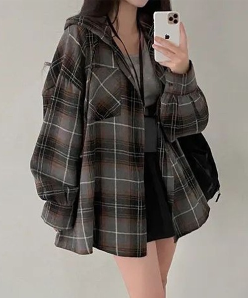 GLAMOROUS JANE(グラマラスジェーン)の「オーバーサイズチェックフード付シャツ(シャツ/ブラウス・レディース・ブラウン/グレー・FREE)」の21枚目の写真