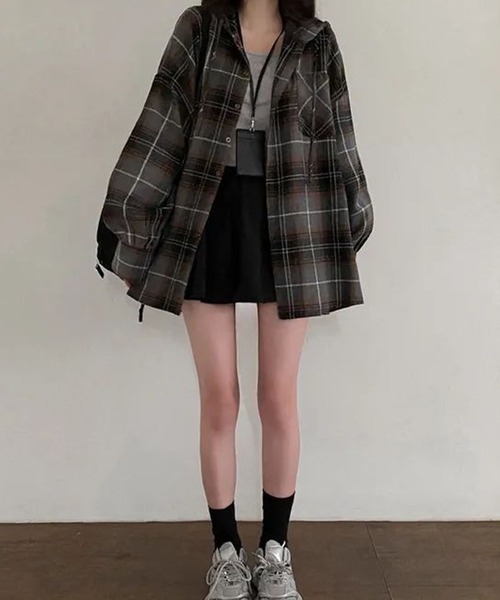 GLAMOROUS JANE(グラマラスジェーン)の「オーバーサイズチェックフード付シャツ(シャツ/ブラウス・レディース・ブラウン/グレー・FREE)」の5枚目の写真