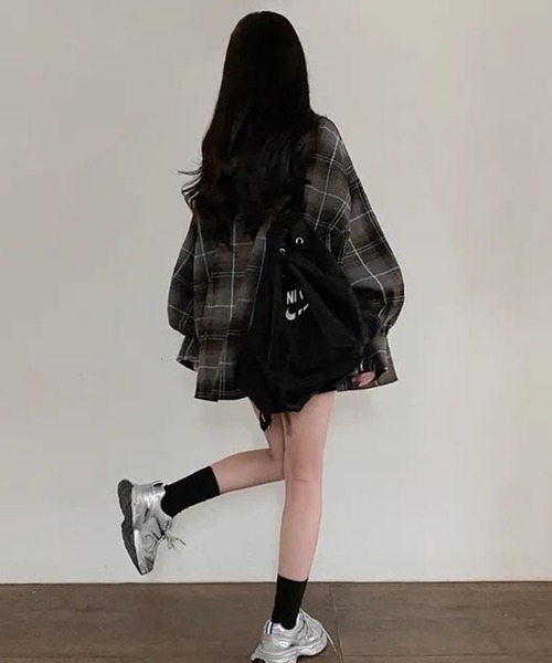 GLAMOROUS JANE(グラマラスジェーン)の「オーバーサイズチェックフード付シャツ(シャツ/ブラウス・レディース・ブラウン/グレー・FREE)」の8枚目の写真