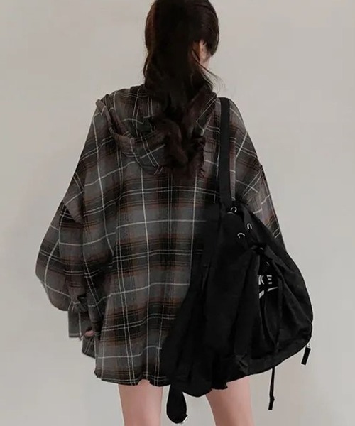 GLAMOROUS JANE(グラマラスジェーン)の「オーバーサイズチェックフード付シャツ(シャツ/ブラウス・レディース・ブラウン/グレー・FREE)」の11枚目の写真