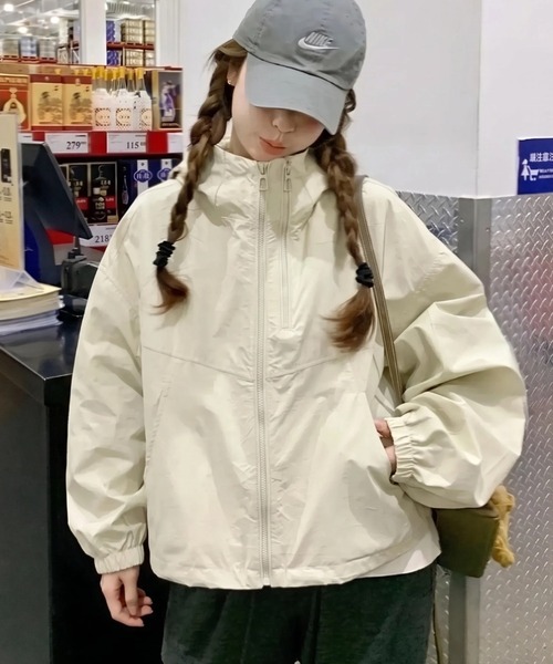 yuue' ( wear )(ユーイ)の「オーバーサイズマウンテンパーカー/ライトフーディージャケット(マウンテンパーカー・レディース・ブラック/アイボリー・FREE)」の1枚目の写真