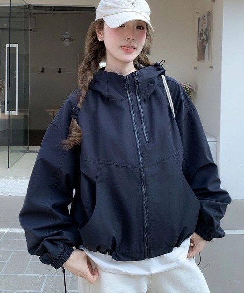 yuue' ( wear )(ユーイ)の「オーバーサイズマウンテンパーカー/ライトフーディージャケット(マウンテンパーカー・レディース・ブラック/アイボリー・FREE)」の2枚目の写真