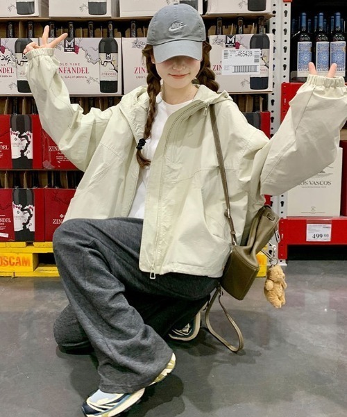 yuue' ( wear )(ユーイ)の「オーバーサイズマウンテンパーカー/ライトフーディージャケット(マウンテンパーカー・レディース・ブラック/アイボリー・FREE)」の10枚目の写真