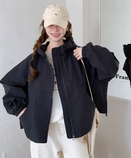 yuue' ( wear )(ユーイ)の「オーバーサイズマウンテンパーカー/ライトフーディージャケット(マウンテンパーカー・レディース・ブラック/アイボリー・FREE)」の20枚目の写真