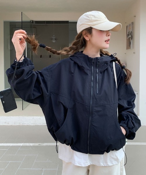 yuue' ( wear )(ユーイ)の「オーバーサイズマウンテンパーカー/ライトフーディージャケット(マウンテンパーカー・レディース・ブラック/アイボリー・FREE)」の16枚目の写真