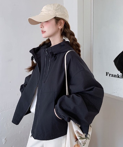 yuue' ( wear )(ユーイ)の「オーバーサイズマウンテンパーカー/ライトフーディージャケット(マウンテンパーカー・レディース・ブラック/アイボリー・FREE)」の21枚目の写真