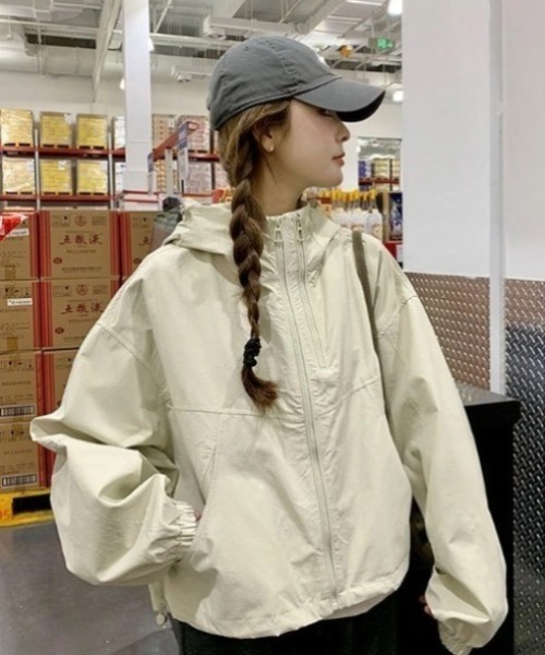 yuue' ( wear )(ユーイ)の「オーバーサイズマウンテンパーカー/ライトフーディージャケット(マウンテンパーカー・レディース・ブラック/アイボリー・FREE)」の9枚目の写真