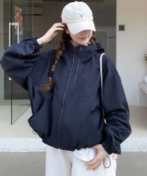 yuue' ( wear )(ユーイ)の「オーバーサイズマウンテンパーカー/ライトフーディージャケット(マウンテンパーカー・レディース・ブラック/アイボリー・FREE)」の13枚目の写真