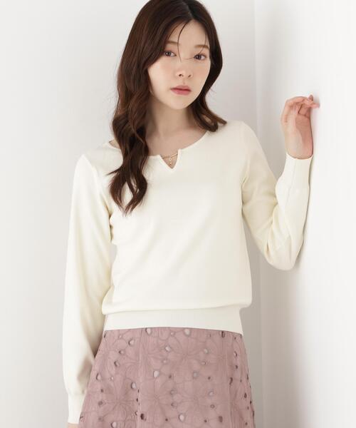 PROPORTION BODY DRESSING(プロポーションボディドレッシング)の「キラ付きハートネック総針トップス / 1216270906(ニット/セーター・レディース・ブラック/ホワイト系その他/グリーン/ブラウン・FREE)」の2枚目の写真