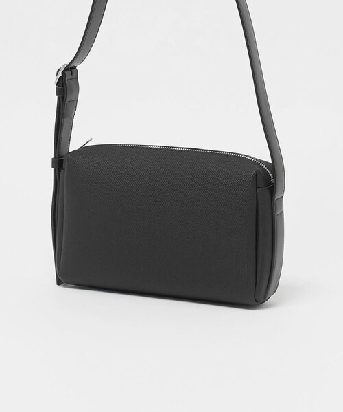 BEAUTY&YOUTH UNITED ARROWS（ビューティーアンドユースユナイテッドアローズ）の「“Emboss Bag Series” クロス ショルダー バッグ（ショルダーバッグ・メンズ・ブラック・FREE）」の5枚目の写真