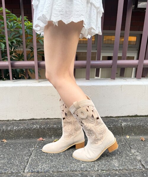 w closet(ダブルクローゼット)の「カッティングウエスタンブーツ(ブーツ・レディース・ベージュ/ブラウン・LARGE/MEDIUM)」の10枚目の写真