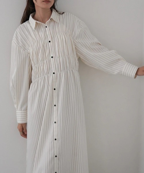 Bab(バブ)の「【選べるサイズ展開】ストライプビスチェ風シャツワンピース(シャツワンピース・レディース・グレイッシュベージュ/ブラウン/アイボリー・MEDIUM/SMALL/LARGE)」の4枚目の写真