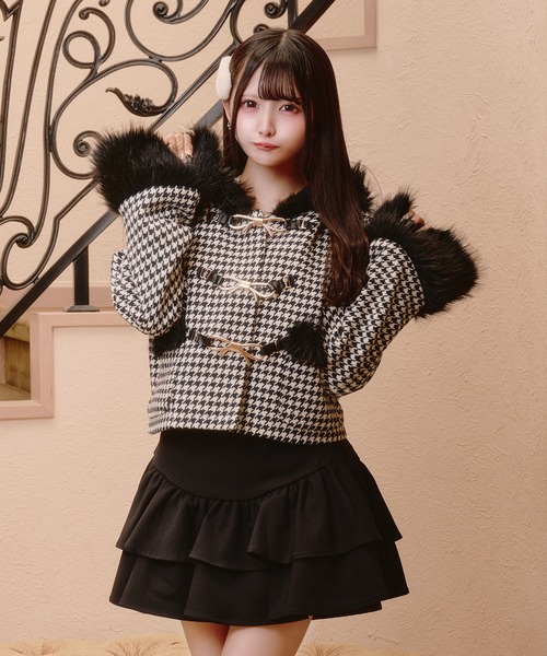 Pal elfy（パルエルフィー）の「フード付きショートダッフルコート（ダッフルコート・レディース・ブラック/ブラック系その他/オフホワイト・フリー）」の3枚目の写真