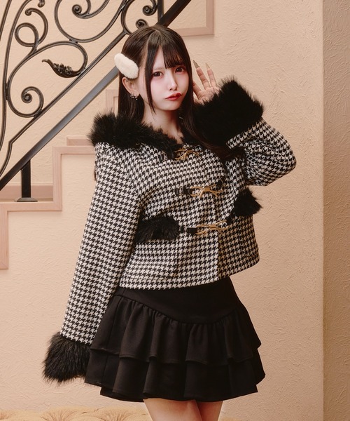 Pal elfy（パルエルフィー）の「フード付きショートダッフルコート（ダッフルコート・レディース・ブラック/ブラック系その他/オフホワイト・フリー）」の15枚目の写真