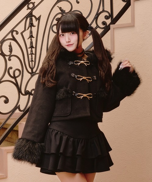 Pal elfy（パルエルフィー）の「フード付きショートダッフルコート（ダッフルコート・レディース・ブラック/ブラック系その他/オフホワイト・フリー）」の4枚目の写真