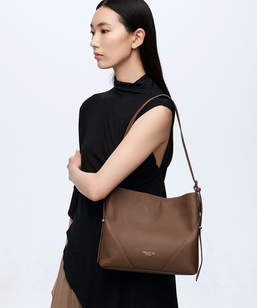 TREASURE TOPKAPI（トレジャートプカピ）の「【TREASURE TOPKAPI】シュリンクレザー ワンハンドル 2WAY ミニ ショルダーバッグ（ショルダーバッグ・レディース・ブラック/ブラウン/グレイッシュベージュ・FREE）」の4枚目の写真