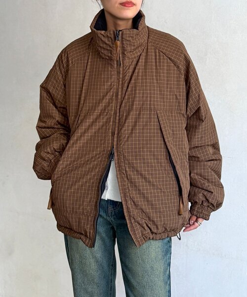 CPCM(シーピーシーエム)の「リバーシブル中綿スタンドブルゾン(ブルゾン・メンズ・ブラウン/ネイビー/グリーン・MEDIUM/LARGE)」の5枚目の写真