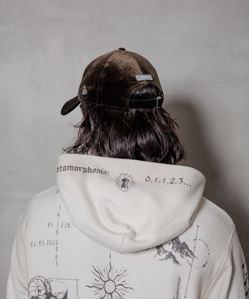 NEW ERA(ニューエラ)の「【HEREIAM】別注★NEW ERA(ニューエラ)/920LV VELVET(キャップ・レディース・ブラック/ブラウン・FREE)」の16枚目の写真