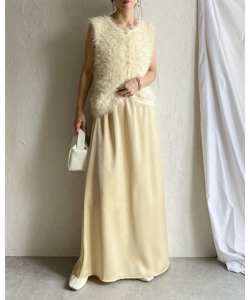 She's Closet(シーズクローゼット)の「シャイニー光沢 セミフレア ロングサテンスカート(スカート・レディース・ブラウン/ブラック/ライトベージュ/キャメル・FREE)」の5枚目の写真