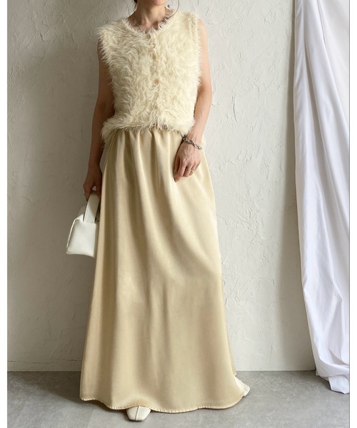 She's Closet(シーズクローゼット)の「シャイニー光沢 セミフレア ロングサテンスカート(スカート・レディース・ブラウン/ブラック/ライトベージュ/キャメル・FREE)」の7枚目の写真
