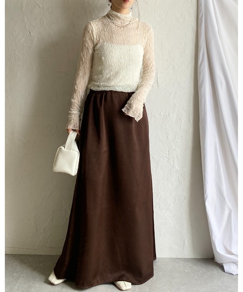 She's Closet(シーズクローゼット)の「シャイニー光沢 セミフレア ロングサテンスカート(スカート・レディース・ブラウン/ブラック/ライトベージュ/キャメル・FREE)」の13枚目の写真