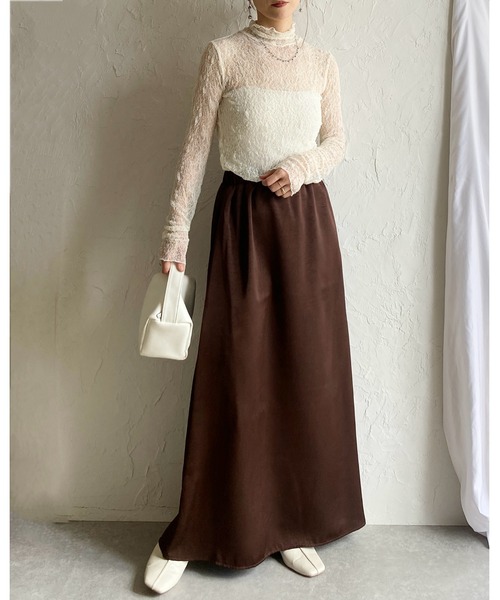She's Closet(シーズクローゼット)の「シャイニー光沢 セミフレア ロングサテンスカート(スカート・レディース・ブラウン/ブラック/ライトベージュ/キャメル・FREE)」の15枚目の写真
