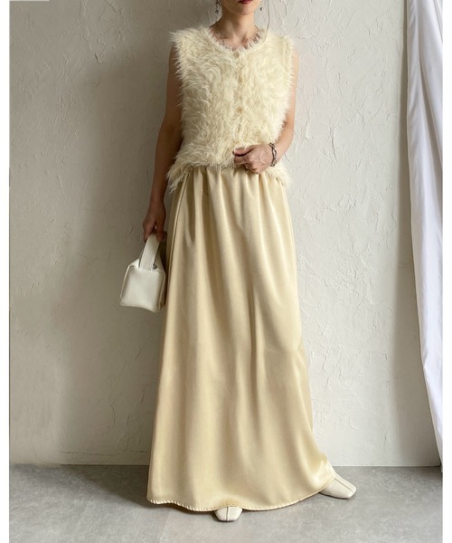 She's Closet(シーズクローゼット)の「シャイニー光沢 セミフレア ロングサテンスカート(スカート・レディース・ブラウン/ブラック/ライトベージュ/キャメル・FREE)」の22枚目の写真
