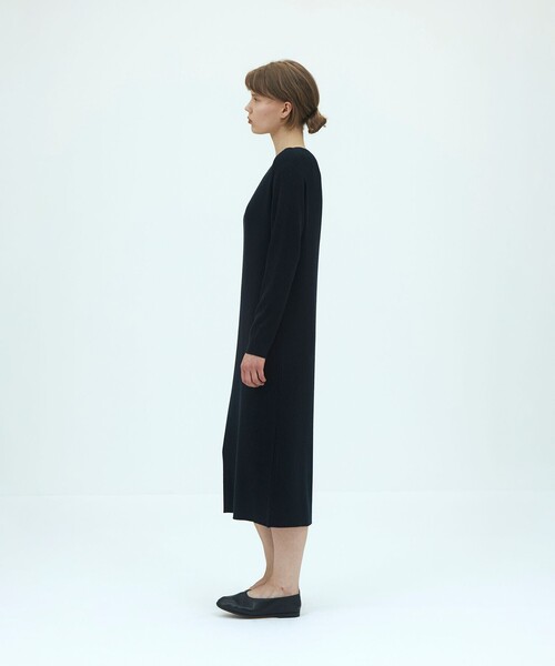 GALERIE VIE(ギャルリー ヴィー)の「ウーステッドウールリブ ラウンドネックワンピース(ワンピース・レディース・ネイビー/ブラウン・FREE)」の5枚目の写真