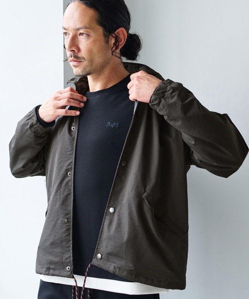 AXCXM(アクスシーム)の「mj12009-Urban Hybrid Nylon-Blend Coach Jacket コーチジャケット(AXM-BFA0019)(ブルゾン・メンズ・チャコール/カーキ/ブラック・XL/L/M)」の4枚目の写真