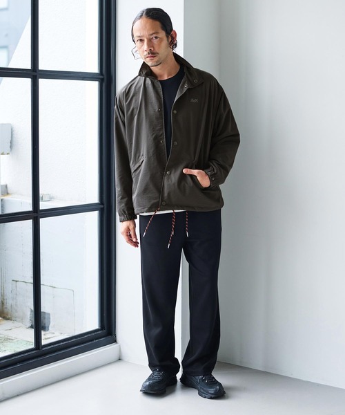 AXCXM(アクスシーム)の「mj12009-Urban Hybrid Nylon-Blend Coach Jacket コーチジャケット(AXM-BFA0019)(ブルゾン・メンズ・チャコール/カーキ/ブラック・XL/L/M)」の7枚目の写真