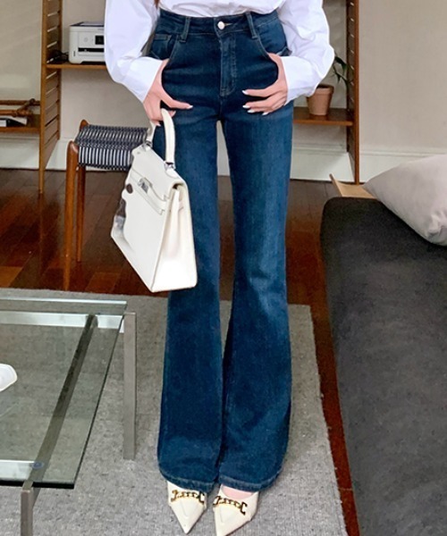 FLINEA（フリネア）の「フレアデニムパンツ（デニムパンツ・レディース・ブルー・S/M/L/XL）」の11枚目の写真