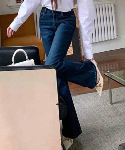 FLINEA（フリネア）の「フレアデニムパンツ（デニムパンツ・レディース・ブルー・S/M/L/XL）」の3枚目の写真