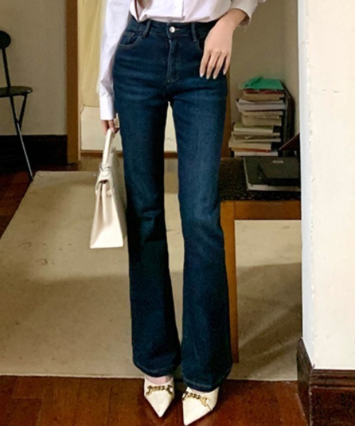 FLINEA（フリネア）の「フレアデニムパンツ（デニムパンツ・レディース・ブルー・S/M/L/XL）」の7枚目の写真