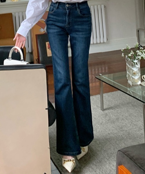 FLINEA（フリネア）の「フレアデニムパンツ（デニムパンツ・レディース・ブルー・S/M/L/XL）」の5枚目の写真