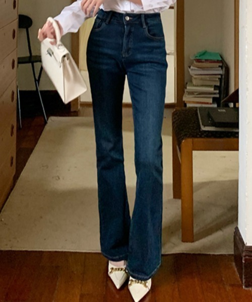 FLINEA（フリネア）の「フレアデニムパンツ（デニムパンツ・レディース・ブルー・S/M/L/XL）」の8枚目の写真